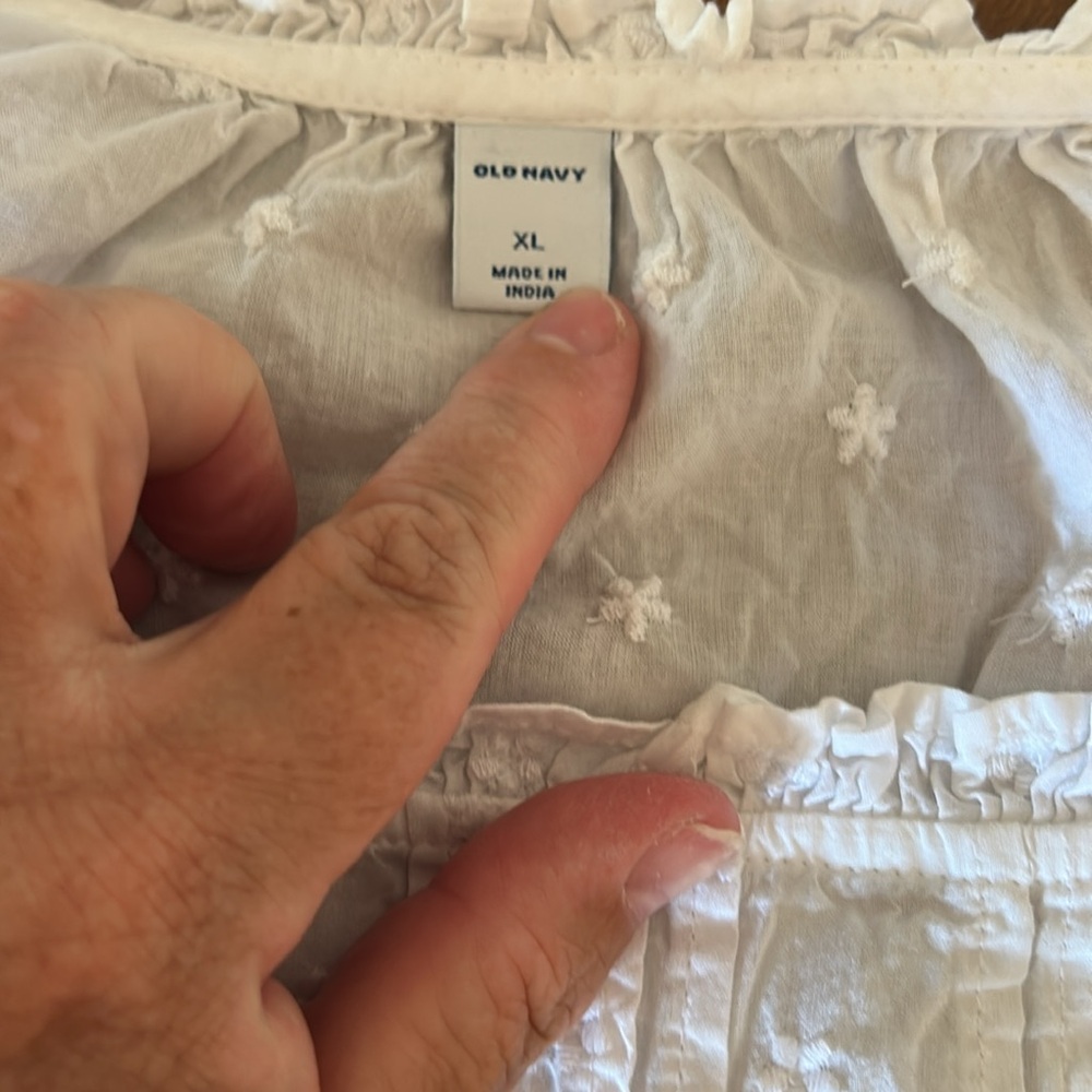 Old Navy White flowy puff sleeved Top - Picture 2 of 8